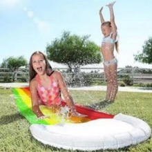 跨境现货PVC彩虹云朵充气滑水道 亲子户外单双人儿童喷水滑道玩具