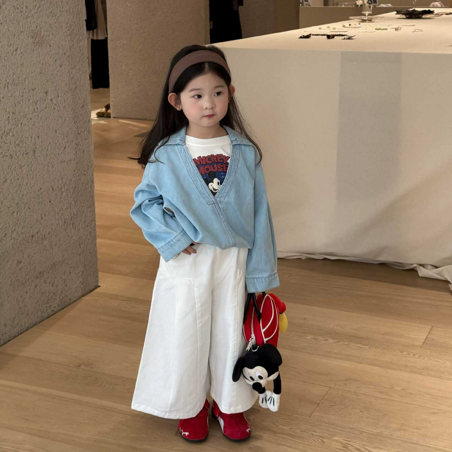 Новинка 2025, осенняя детская одежда, детская одежда в корейском стиле, джинсовая рубашка из двух предметов с героями мультфильмов для девочек, одежда Liu Tianxian