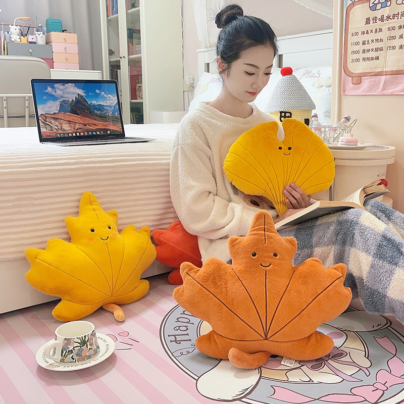 Cute caricatura ins viento hoja de arce almohada juguetes de peluche sofá cojín almohada colgante decoración de sofá doméstico