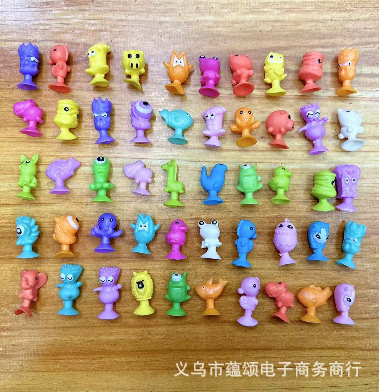 AliExpress Ebay Горячая Распродажа Экологически чистая хорошее качество присоска кукла присоска маленький монстр маленькое животное 32 мм витая игрушка для яиц