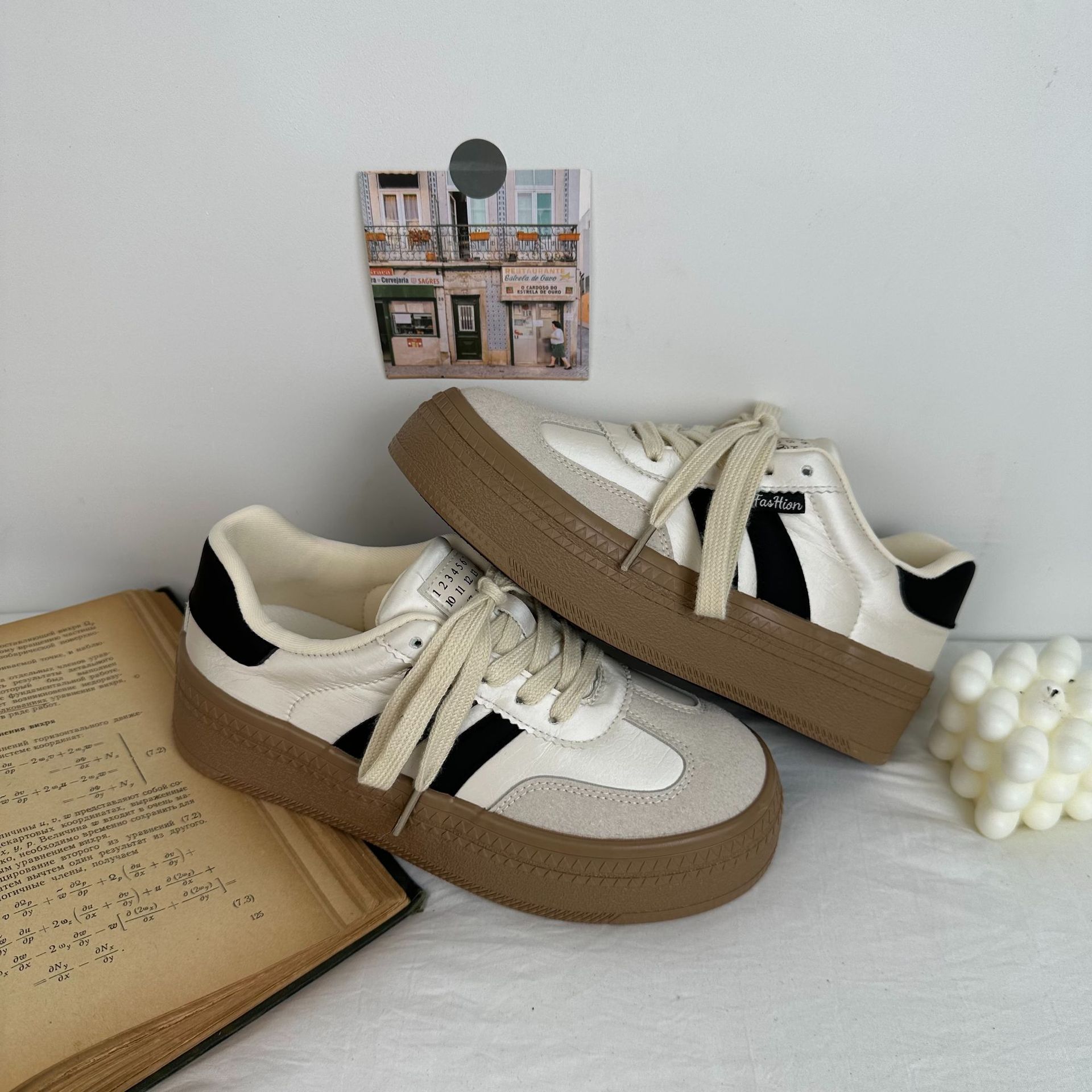 Zapatos de entrenamiento alemanes zapatos de mujer 2024 nuevas zapatillas de deporte para estudiantes originales de nicho zapatos casuales deportivos de todo fósforo de suela gruesa 6582