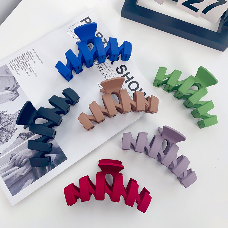 Berphia 13cm Oversized Shark Clip Korean-style Back-of-the-Head Coil Hair Clip Multi-hair Clip Women's Hair Accessories Headwear