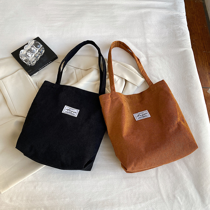 Solid color one-shoulder bag