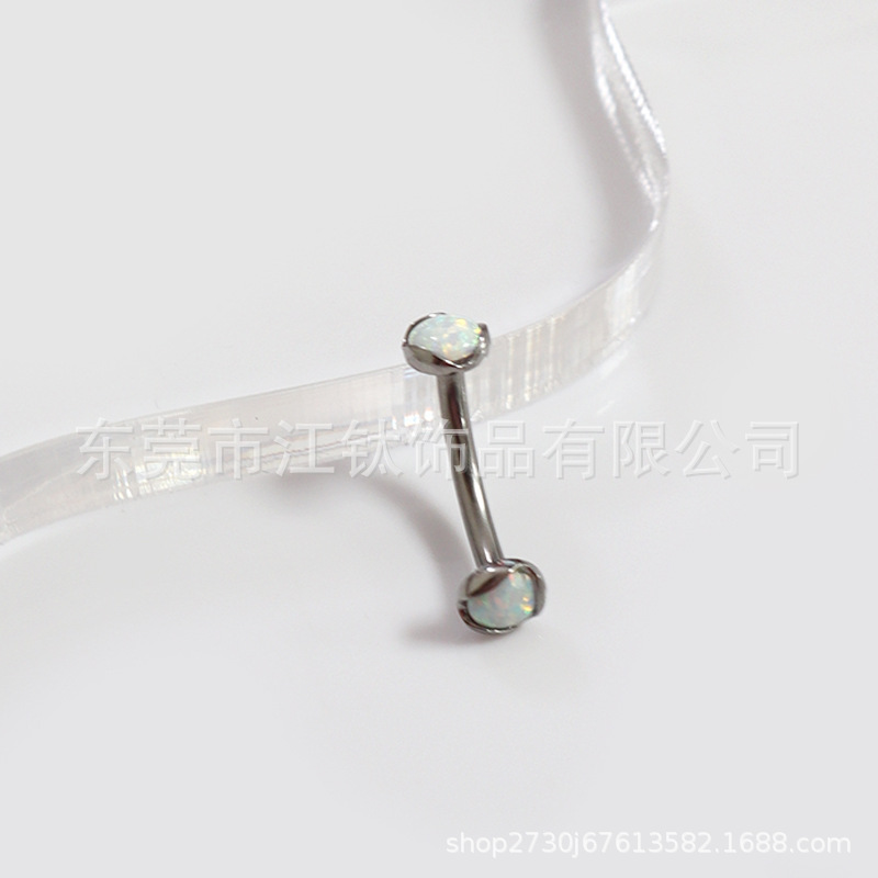 Pointed titanium steel lip stud product view