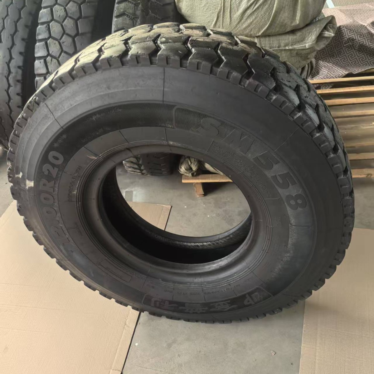 대형 타이어(72-75kg 1개)