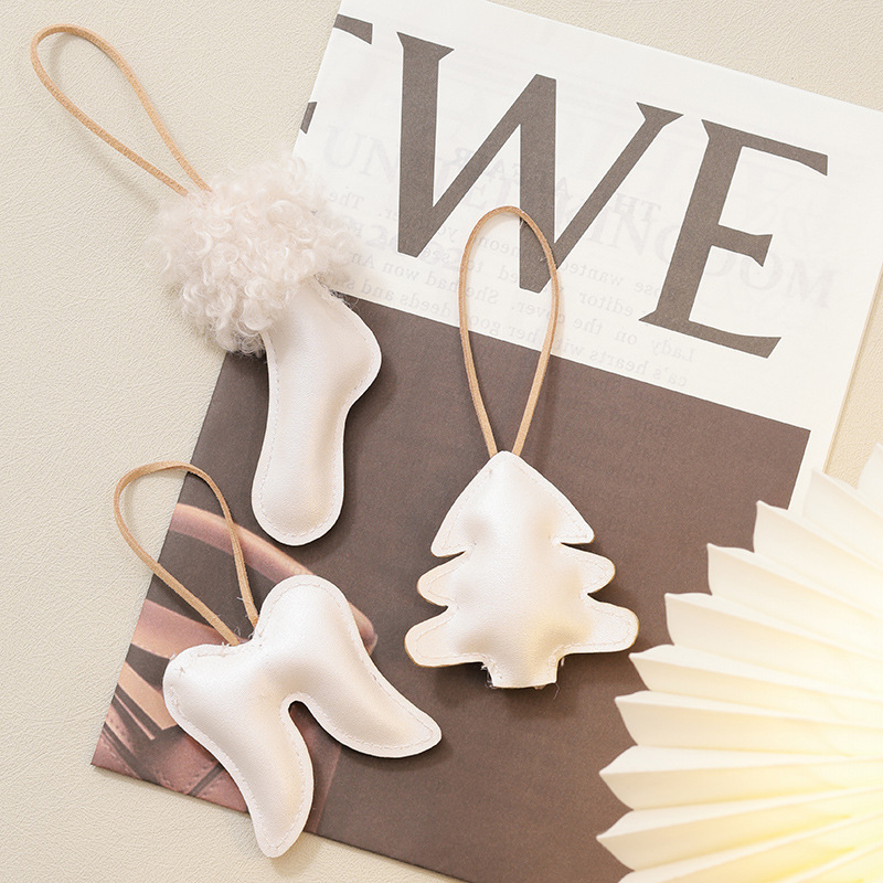 Colgante de árbol de Navidad de madera coreana colgante de cuero rosa blanco DIY material accesorios de paquete decoración de Navidad