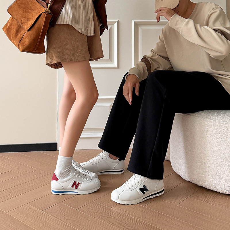Giày chạy bộ thể thao nữ phong cách retro Forrest Gump, da trắng chống trơn trượt — 212 trắng đen