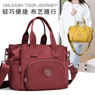 �p�����ˮ���������r�г��Іμ��������Ůʿ���������б�汳��