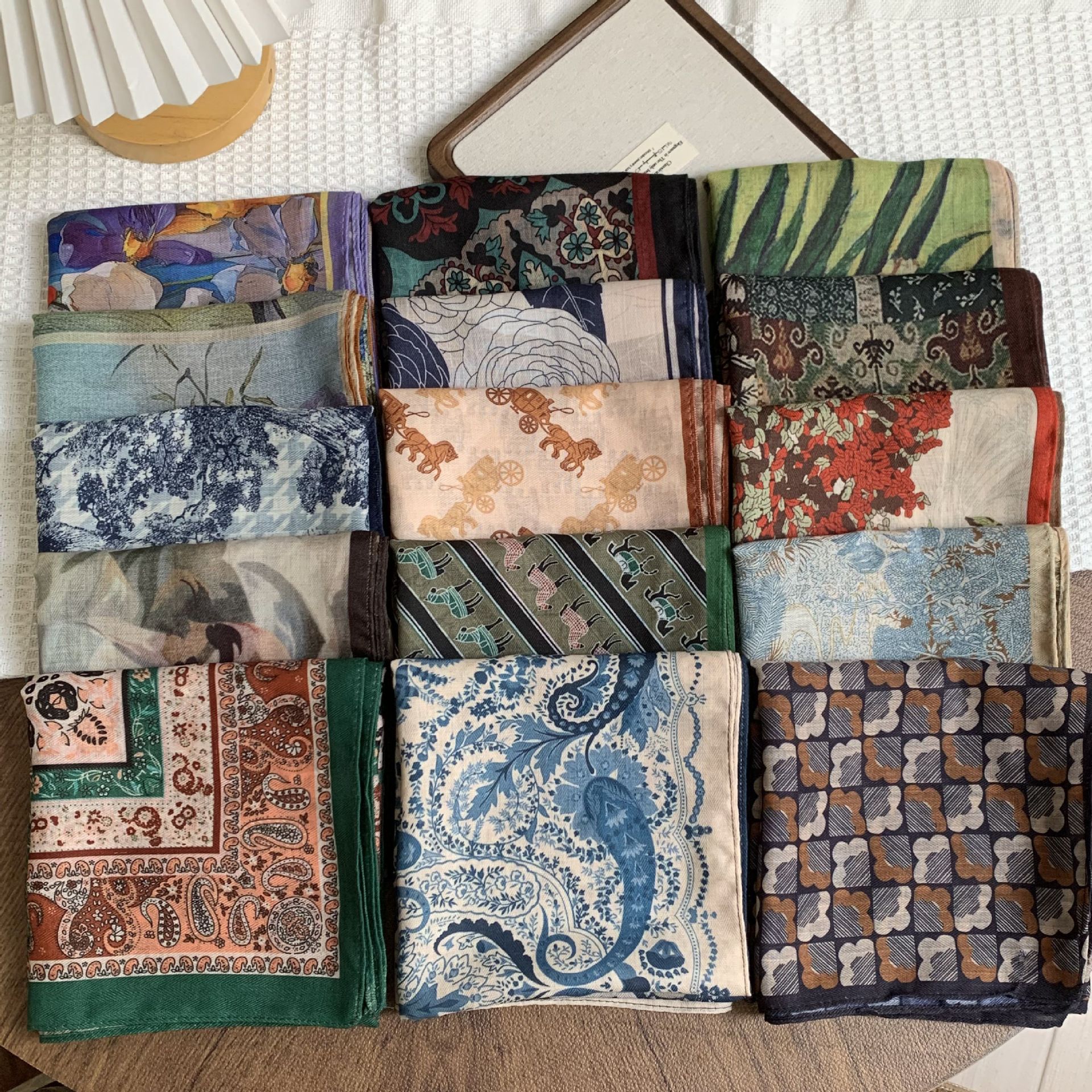 Pañuelo de seda de algodón y lino, bufanda cuadrada grande, estilo de verano de alta gama, estilo de todo fósforo literario, estilo étnico retro, bufanda de flores de anacardo, chal femenino