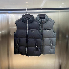 高版本 米兰潮牌P家三角标铁牌皮面加厚羽绒服工装百搭马甲外套