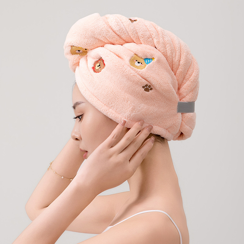 Pile di corallo spesso con ricamo a cartoni animati, berretto triangolare con orsetto carino per donna, asciugamano assorbente per asciugare i capelli (vendita all'ingrosso)_voghion.com