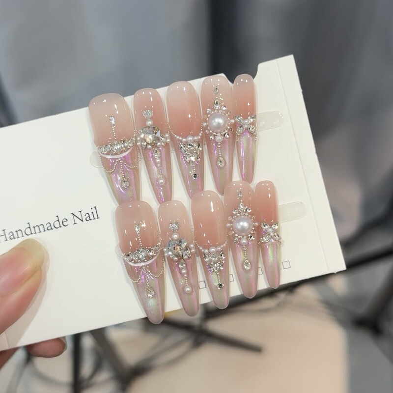 Apollo--Original Ultra-Heavy Aurora Zircon Cat's Eye Elegant, Versatile and Fashionable, Xiaohongshu Apollo--Original Ultra-Heavy Aurora Zircon Cat's Eye Elegant, Versatile and Fashionable, Xiaohongshu