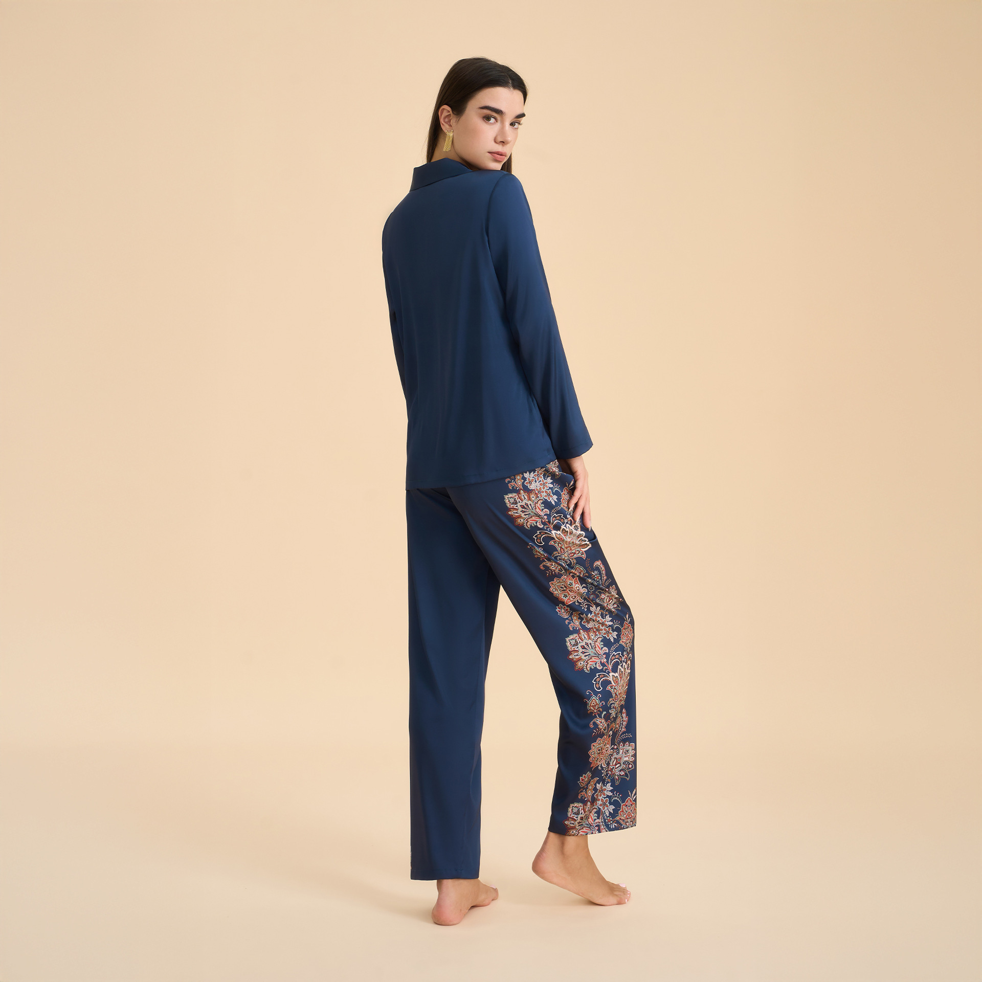 Conjunto de Pijama de Satén para Mujer TZ3999 de Chifón con Estampado y Cuello Solapa para Casa y Exterior