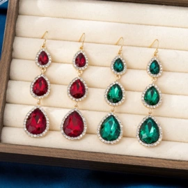 耳环;耳钉;手镯