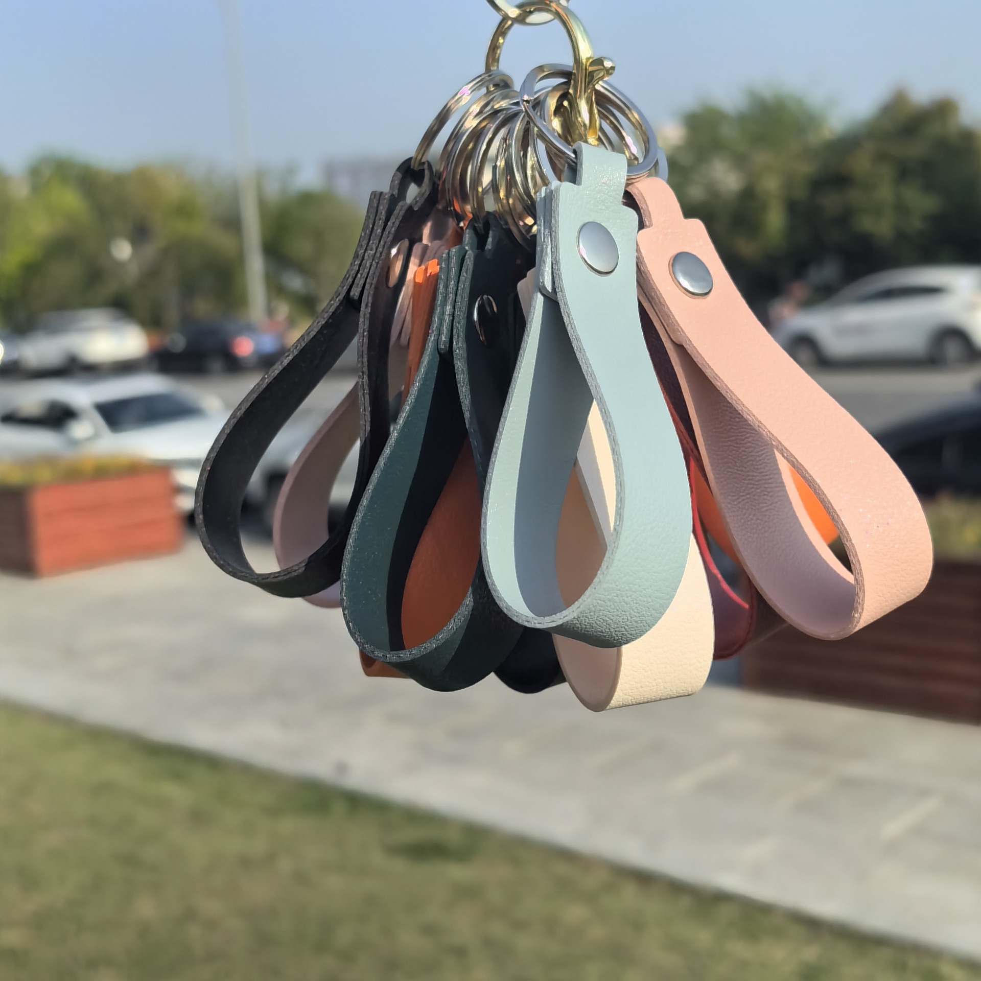 Clavera de cuero de doble cara colgante accesorios accesorios de bolsas accesorios de tendencia simple llavera de automóviles accesorios