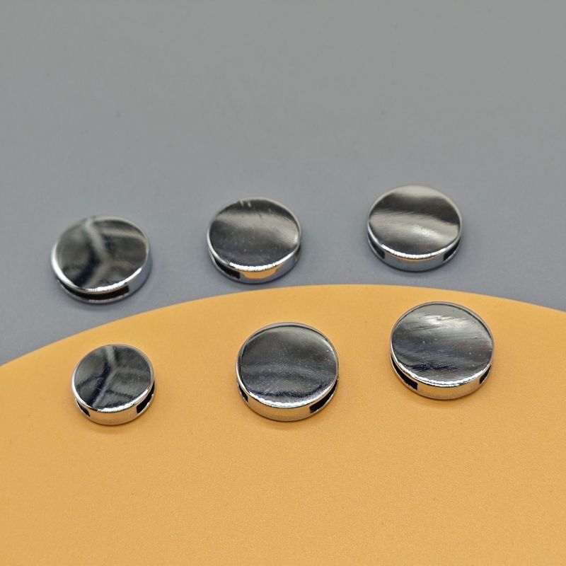 在庫あり 15mm シルバー 亜鉛合金 リボン用丸型調整バックル 身分証明書ホルダー用ストラップ付き 金属製丸型バックル|undefined