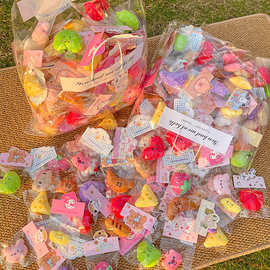 种草小红书抛洒娃娃带卡头毛绒挂件毛绒钥匙扣包包配饰小礼品批发