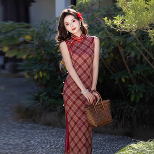 2025 Spring and Summer New Sleeveless Improved Cheongsam Republic of China Miss Young Style Retro Red Plaid Women's Daily