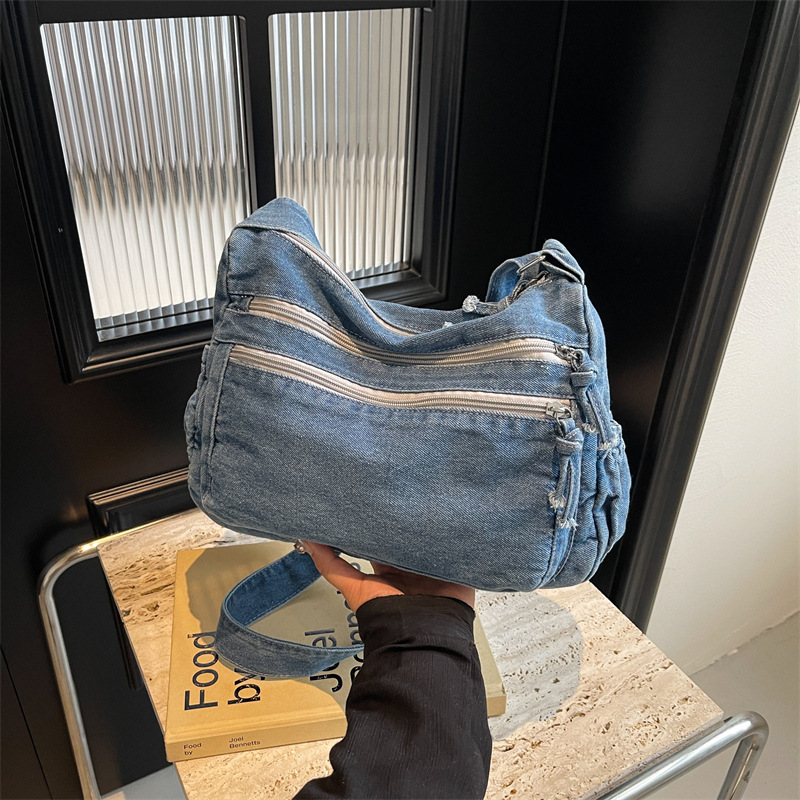 复古休闲牛仔包包女新款简约百搭通勤斜挎包多层收纳大学生单肩包