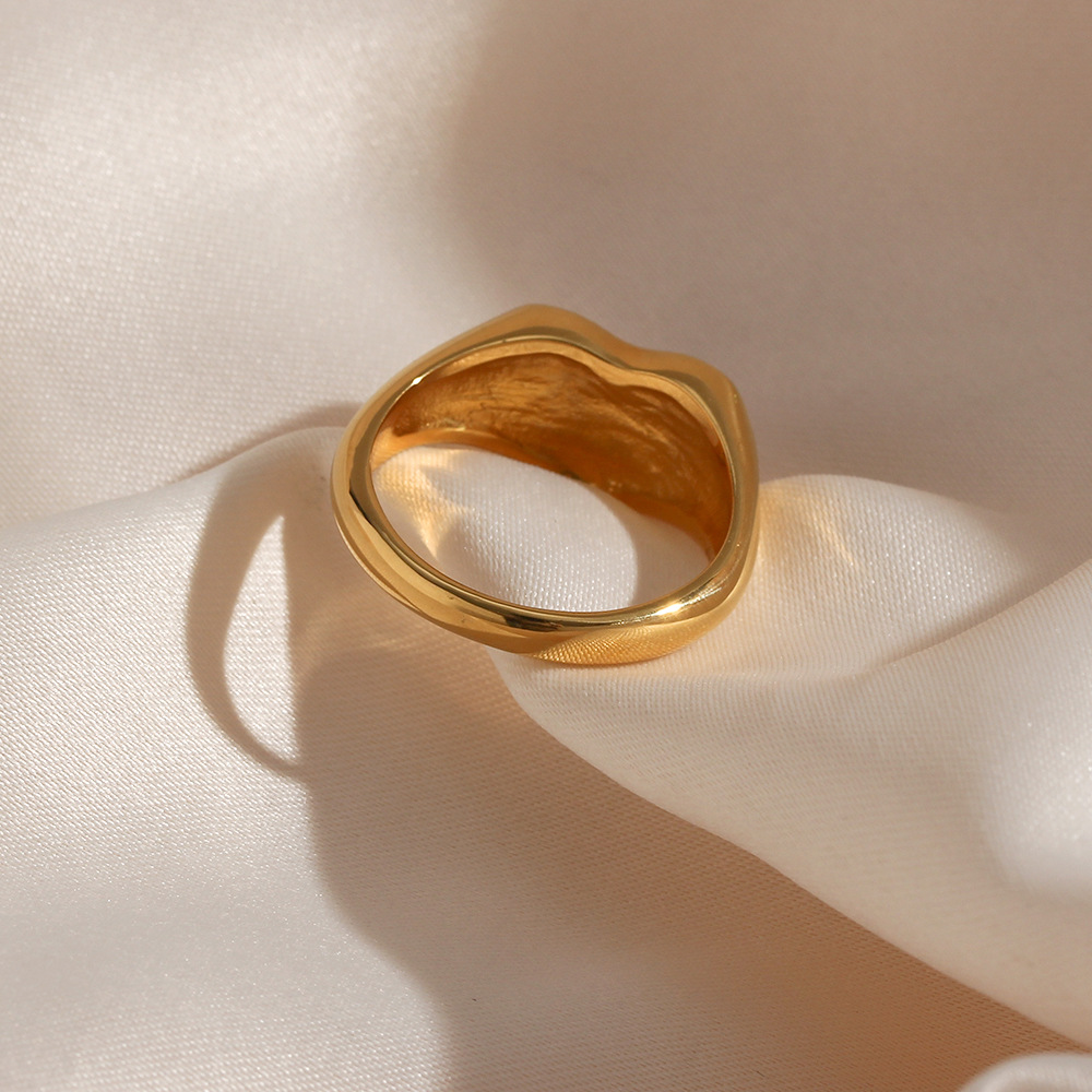 304 Stainless Steel Material Wholesale Jewelry Fashion Heart Shape 304 Stainless Steel 18K Gold Plated PVD Coated Plating Rings