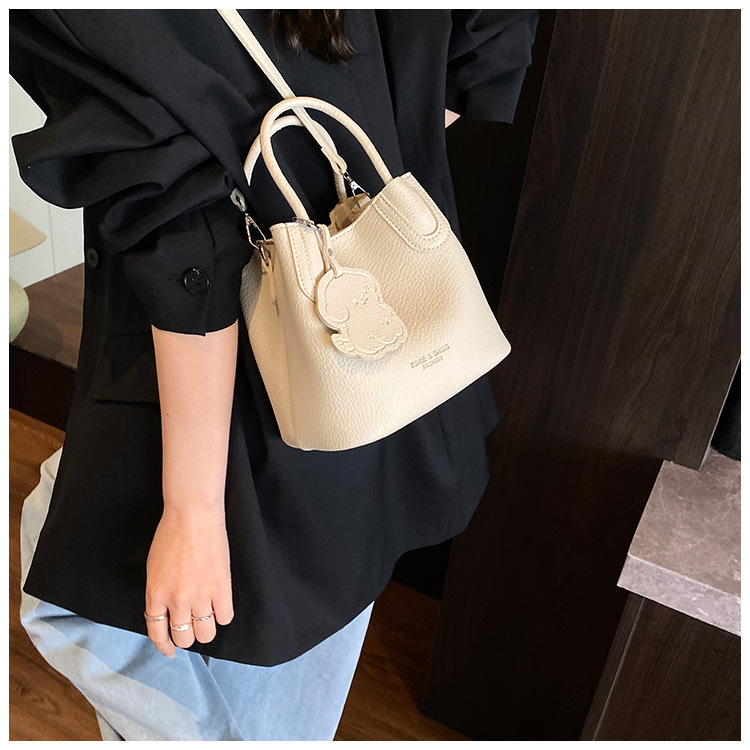 2025 Simple and casual hand-held small bag, new trendy and fashionable commuter crossbody bag, summer vegetable basket bucket bag undefined