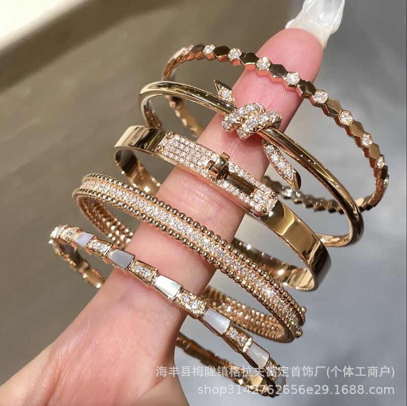 Tiga bracelet for men and women, 18k gold plated, high-end style, with starry sky and snake motifs, exclusively available on Instagram for cross-border sales