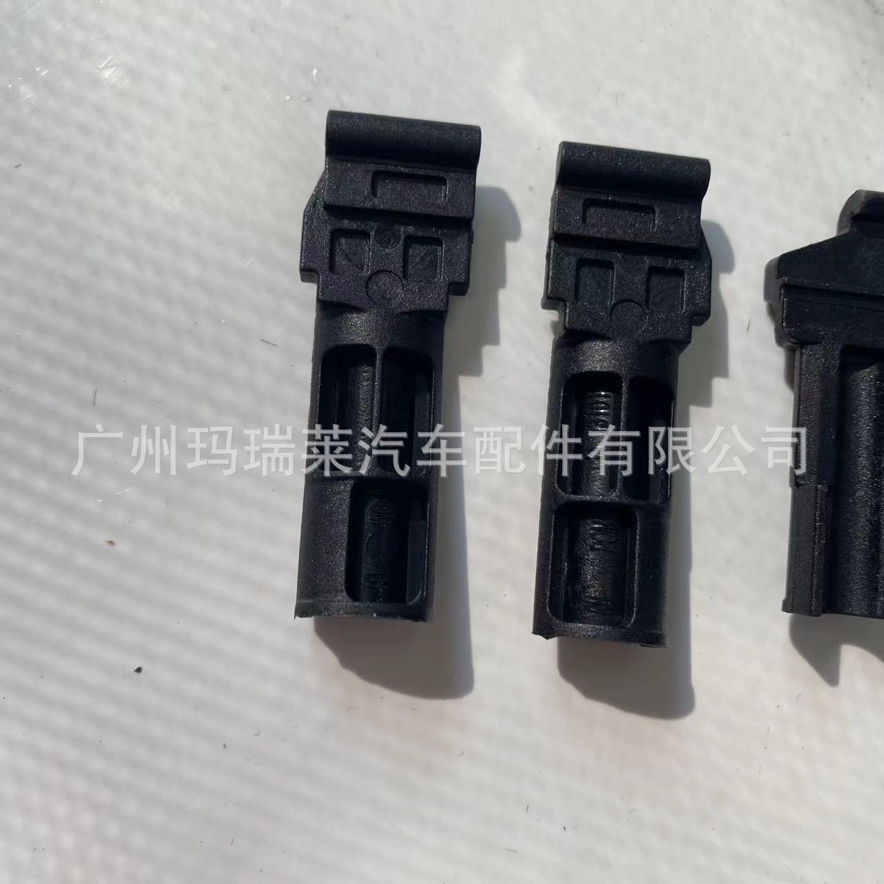 A2517820214 A2517820014 is suitable for Mercedes-Benz W251 sunroof sunshade slider clip