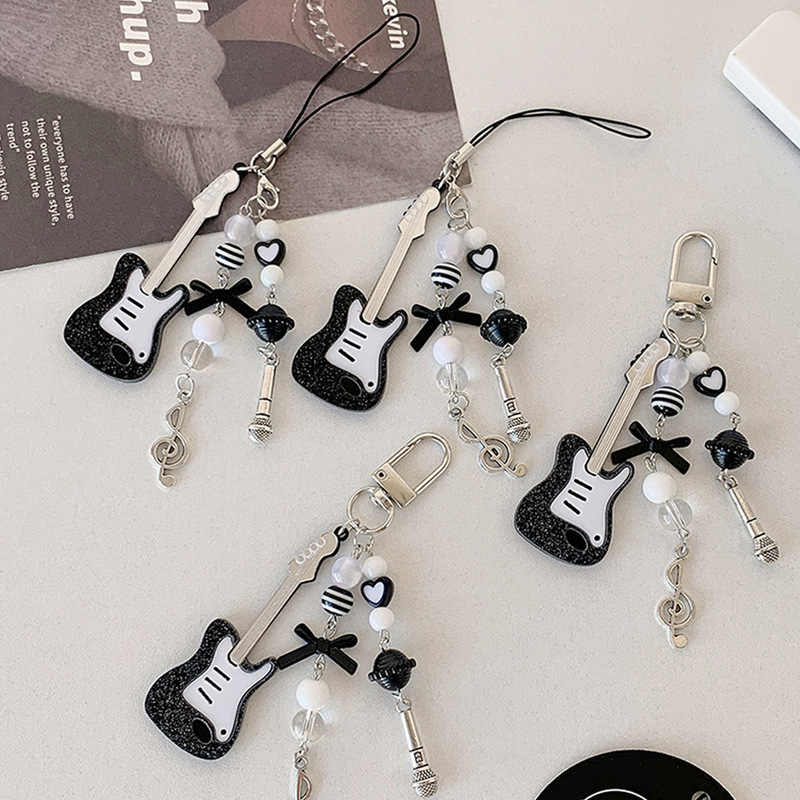 High-End Black and White Guitar Keychain Pendant, Simple Beaded Mobile Phone Chain Pendant, Versatile Bag Decoration Small Hanging Chain