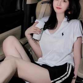 运动套装女夏季学生韩版宽松白色V领短袖短裙休闲两件套跑步