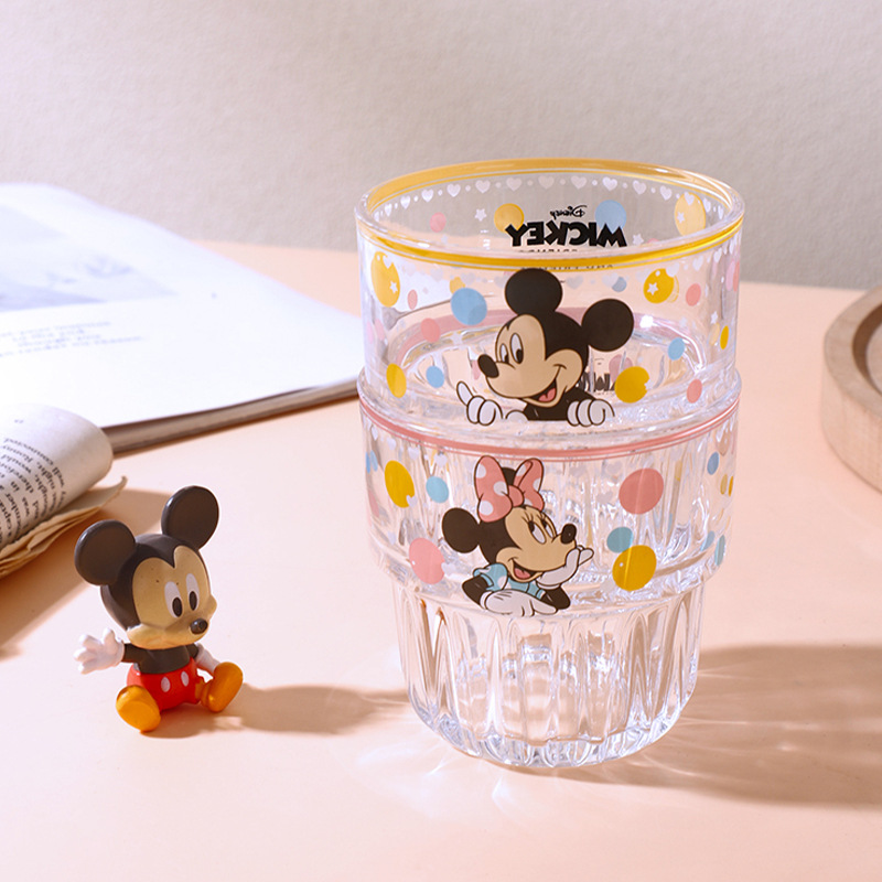 Nueva taza de vidrio de patrón vertical de Disney, taza de agua de dibujos animados de lunares, taza de agua para el hogar de alto valor femenino, taza de agua para la oficina
