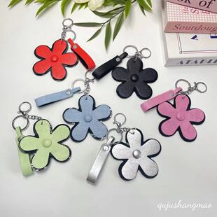 New Dopamine Colorful Pu Flower Pendant Niche Exquisite Leather Keychain Design Small Flower Bag Accessory