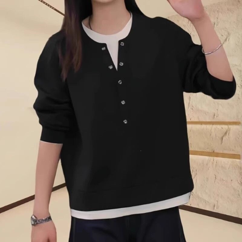 Plus-size fashionable and stylish two-piece look sweatshirt for women, 2026 new loose-fitting slimming base layer with color-block round neck top