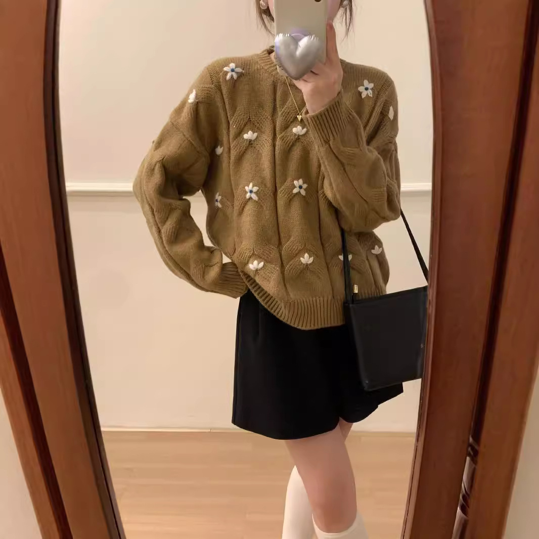24 invierno Puyuan retro bordado suéter mujer 2024 otoño invierno nuevo estilo suave viento torcido redondo image 5