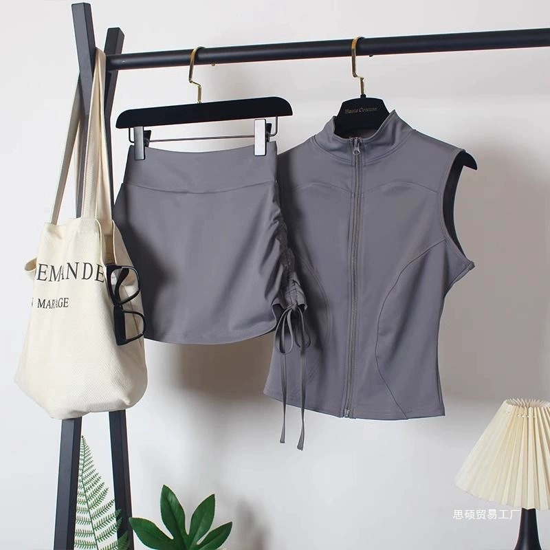 Спортивный женский летний костюм с короткими рукавами, юбка на подкладке с завязками по бокам, рубашка без рукавов для занятий йогой и фитнесом, модные женские модели.