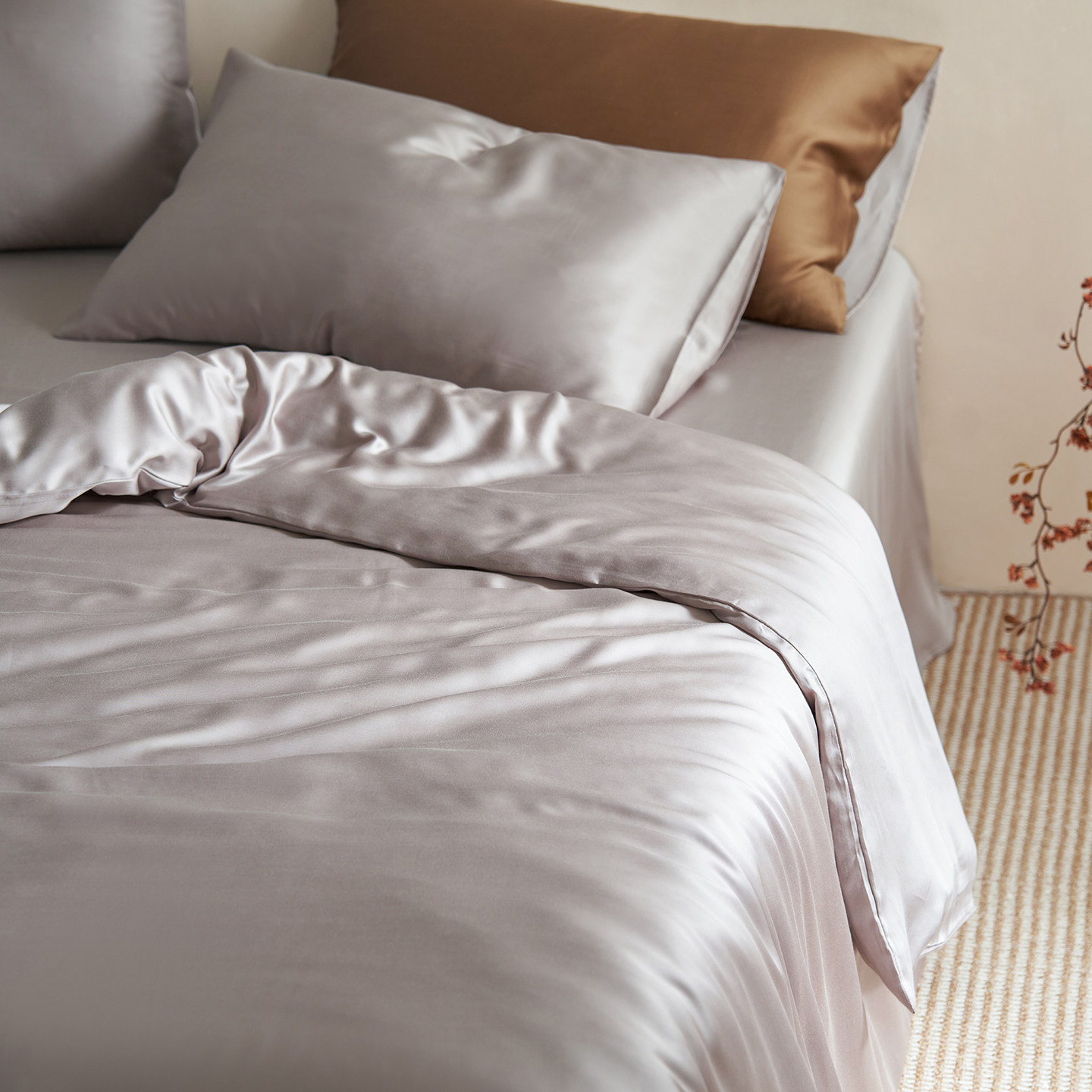 60-count Tencel Four-piece Bedding Set With Cooling Duvet And Sheet_voghion.com