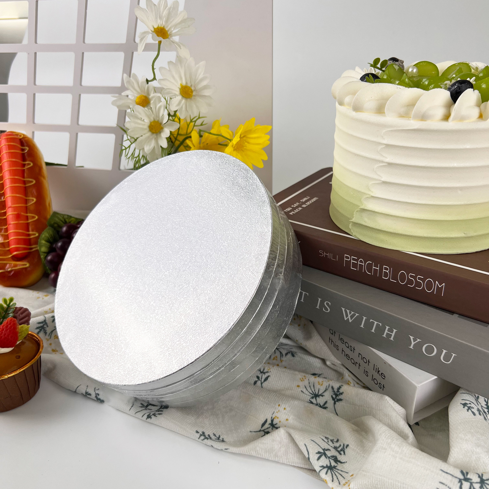Huizhou Fangzhi Baking Supplies Corrugated Cake Tray Thick Bottom Cake Board Grape Pattern Cake Boards