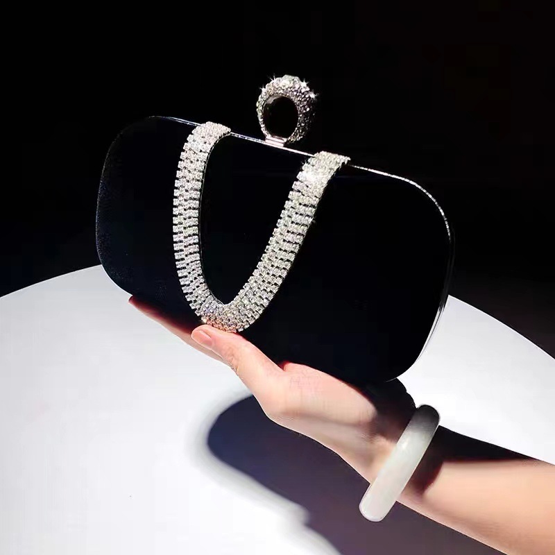 Black Red Pu Leather Solid Color Rhinestone Square Clutch Evening Bag display picture 3