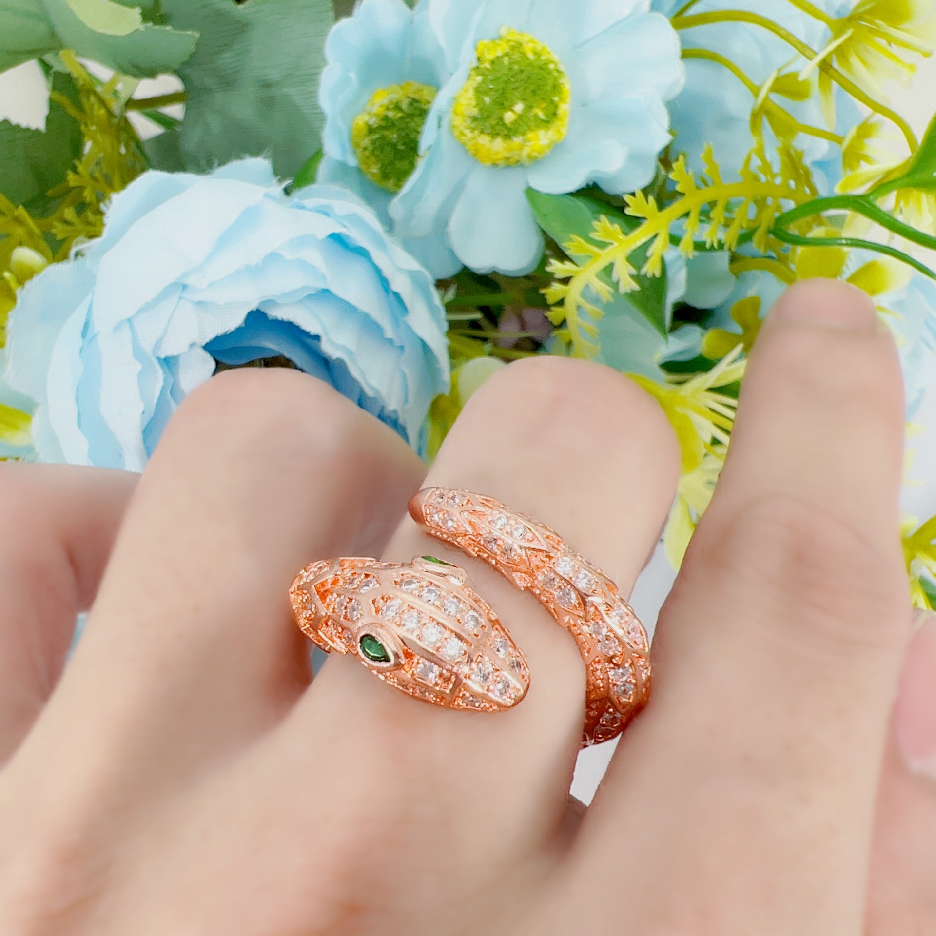 Classic stone inlay with zircon