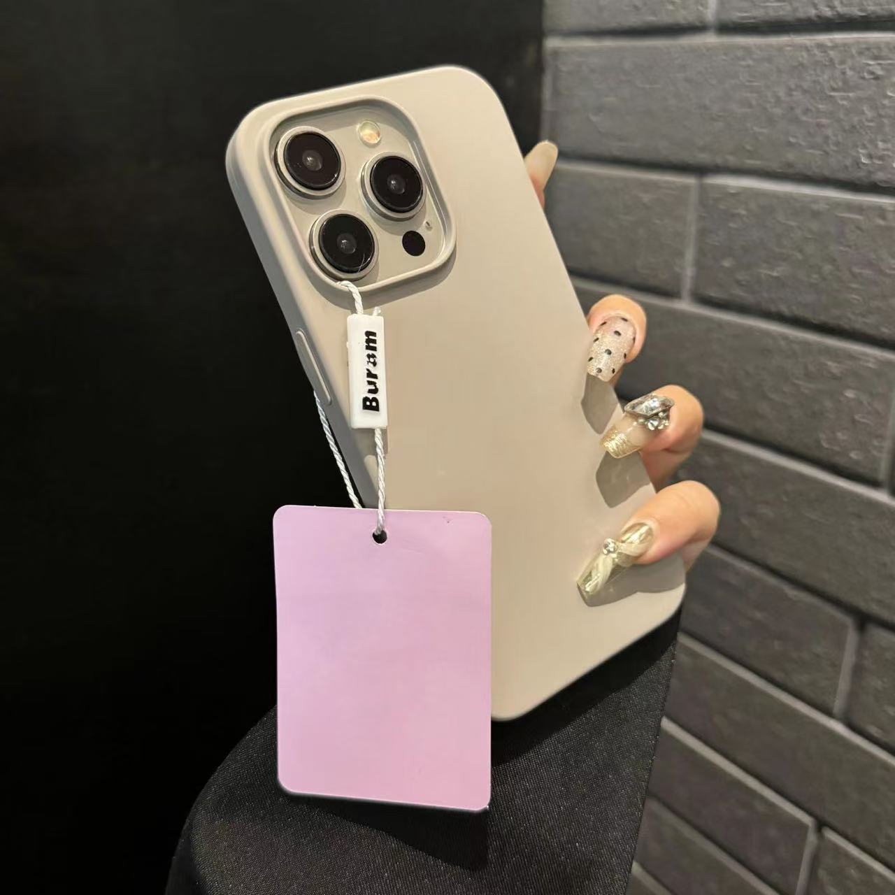 Botón integrado de color sólido simple para piel esmerilada iPhone16ProMax Estuche para teléfono Apple 16Pro/16