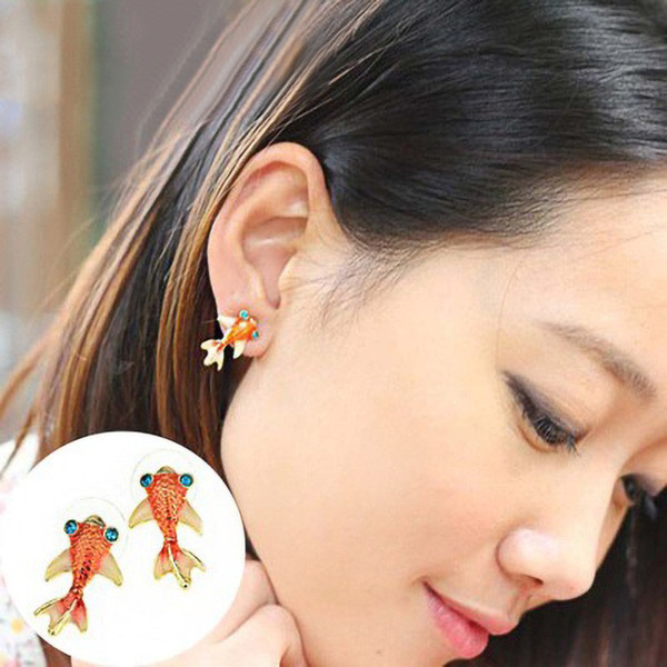 Fashionable elegant cute small earrings