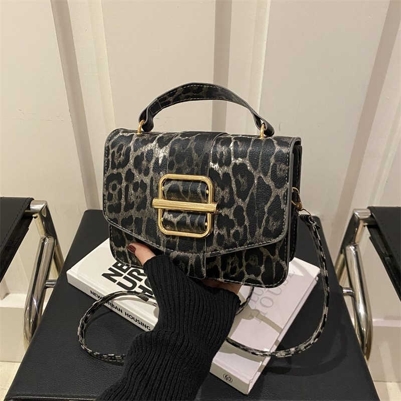 2024 invierno estampado leopardo nueva moda retro brazaletes de hombro pequeño bolso de mujer letras hardware simple