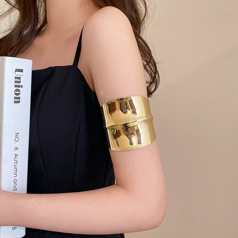 40g Weight 0.03µm Gold Plating Thickness Electroplating Gold Plating Process Copper Plated Plating Material Bangle Classification 1 Piece Quantity Party, Date Occasion Metal Material Geometric Pattern Women's Gender Elegant, Simple Style Style Plating Craft Elegant Simple Style Geometric Metal Plating Women's Bangle 8