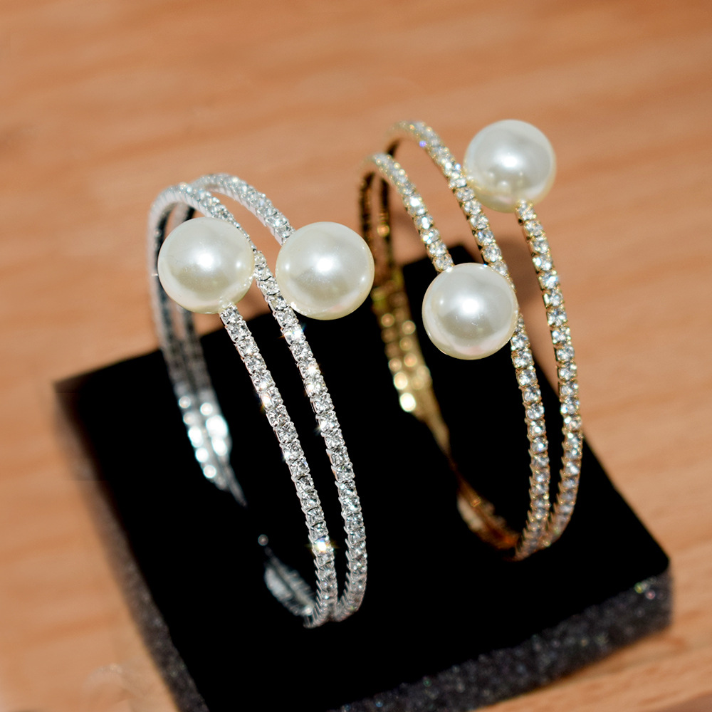 Elegant Geometric Alloy Plating Inlay Artificial Pearls Rhinestones Women's Bangle display picture 1