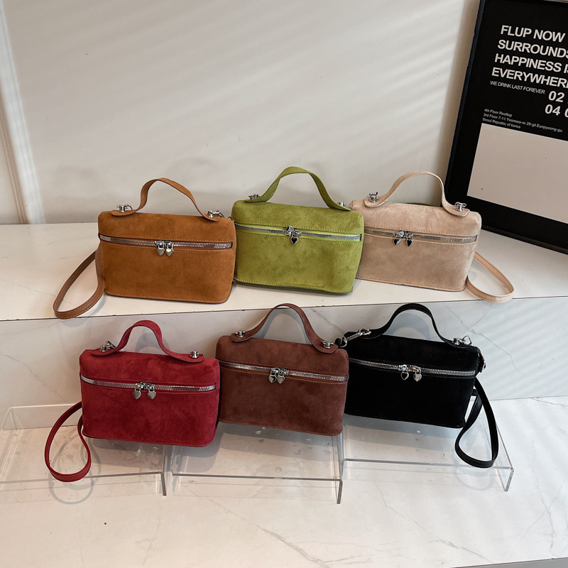 Fashion New Trendyy Crossbody Bag 2025 Autumn and Winter Women's Small Square Bag Niche Casual Stylish Shoulder Handbag Fashion New Trendyy Crossbody Bag 2025 Autumn and Winter Women's Small Square Bag Niche Casual Stylish Shoulder Handbag