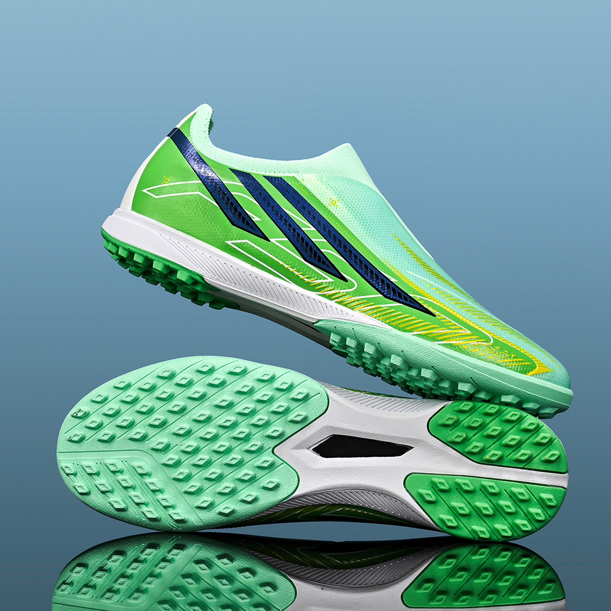 World Cup Ag Football Shoes with Broken Studs for Men and Women, Low-Top, for Adults and Students, Suitable for Grass Training, Non-Slip, for Elementary School Students