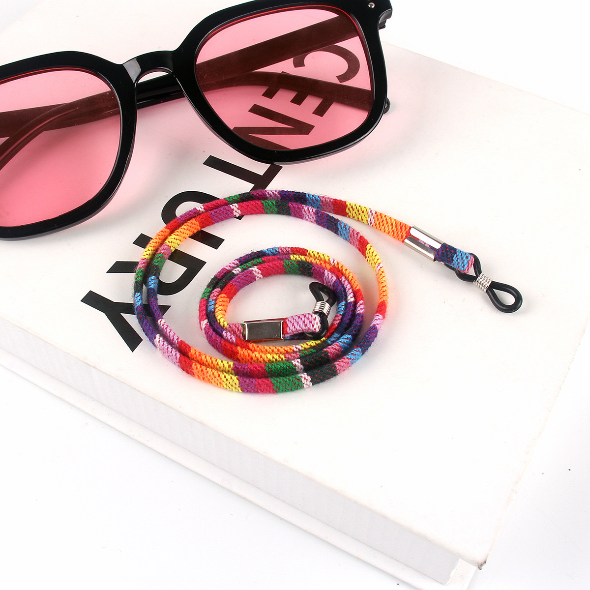 Amazon ventas transfronterizas gafas de viento bohemias cuerdas de colgante gafas de cadena con gafas de viento nacional para evitar la caída de la cuerda