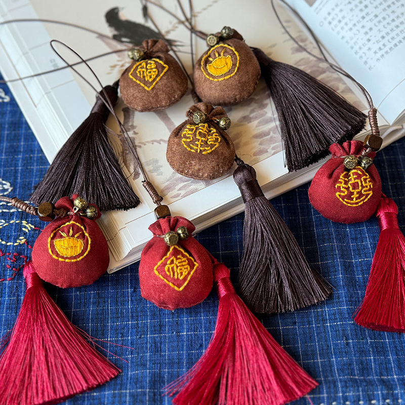 Bocado a mano DIY bolsas colgante Lu bordado chino molino de viento bolsos de mujer colgante bola bolsas creativas pequeñas