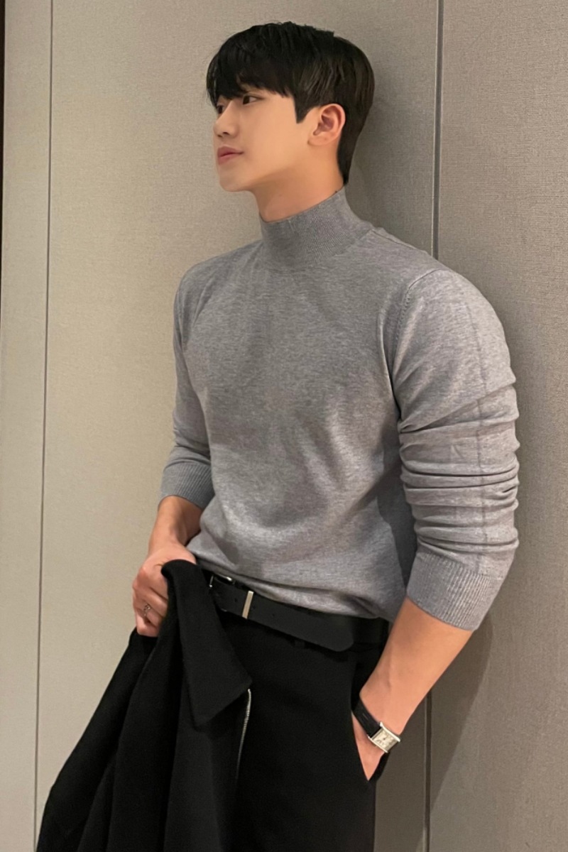 Men's Clothing American Style Men's Slim Fit Semi-Turtle Neck Sweater Lightweight Knit Pullover Long Sleeve Core-Spun Yarn Shirt For Casual Layering_voghion.com