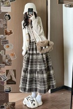 毛呢格子半身裙女秋冬中长款2025新款高腰长裙显a字伞裙蛋糕裙