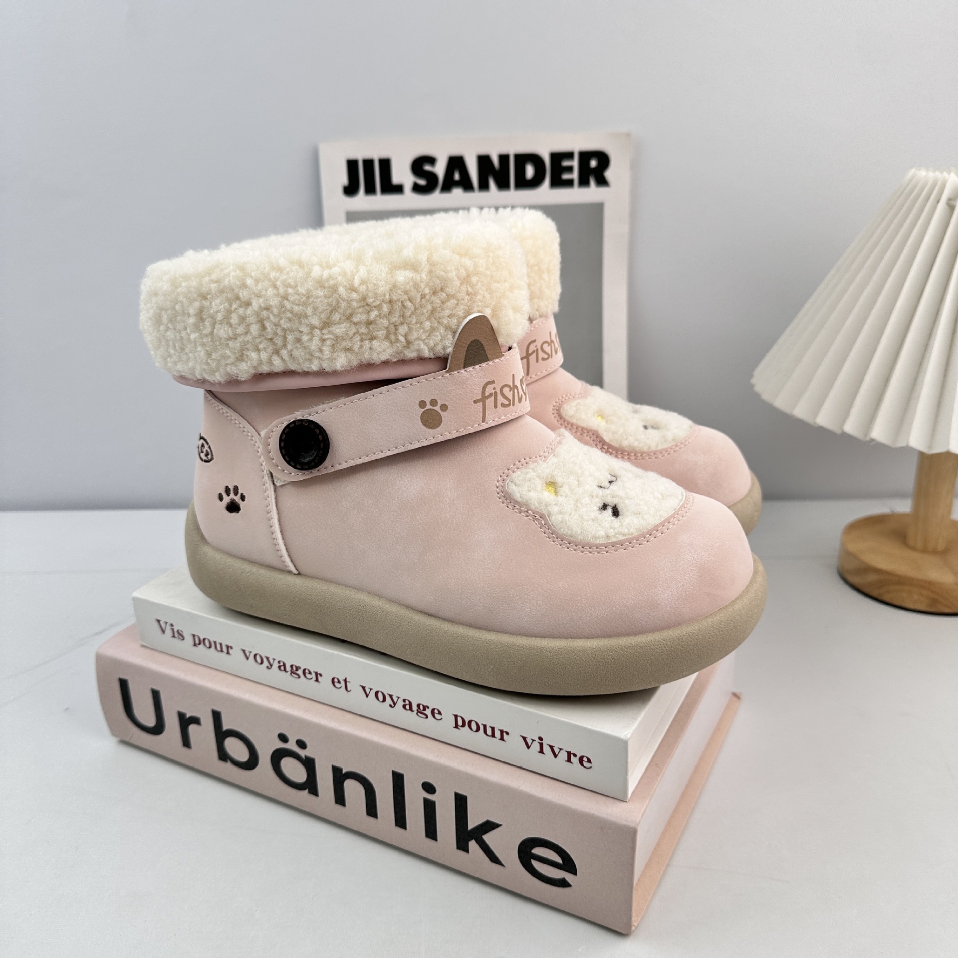 Yuanbo dama botas de nieve de invierno 2025 nuevo estilo de moda de terciopelo calentamiento de dibujos animados zapatos de algodón pan zapatos de algodón